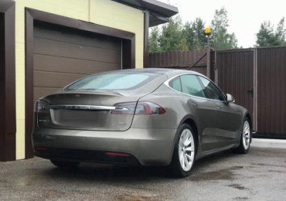 Tesla model S AT (2014г, СПб)