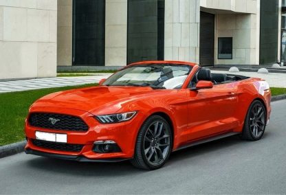 Автомобиль Ford Mustang 2016