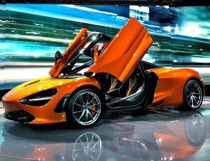Автомобиль McLaren 720s 2021