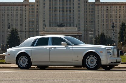 Автомобиль Rolls Royce Phantom